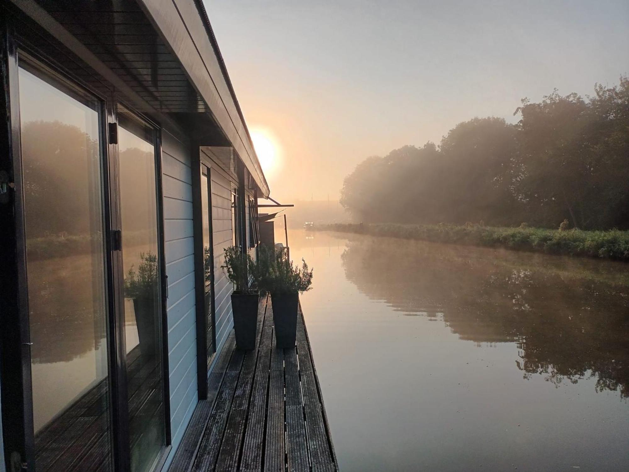 Bb De Woonboot Lejlighed Anna Paulowna Eksteriør billede